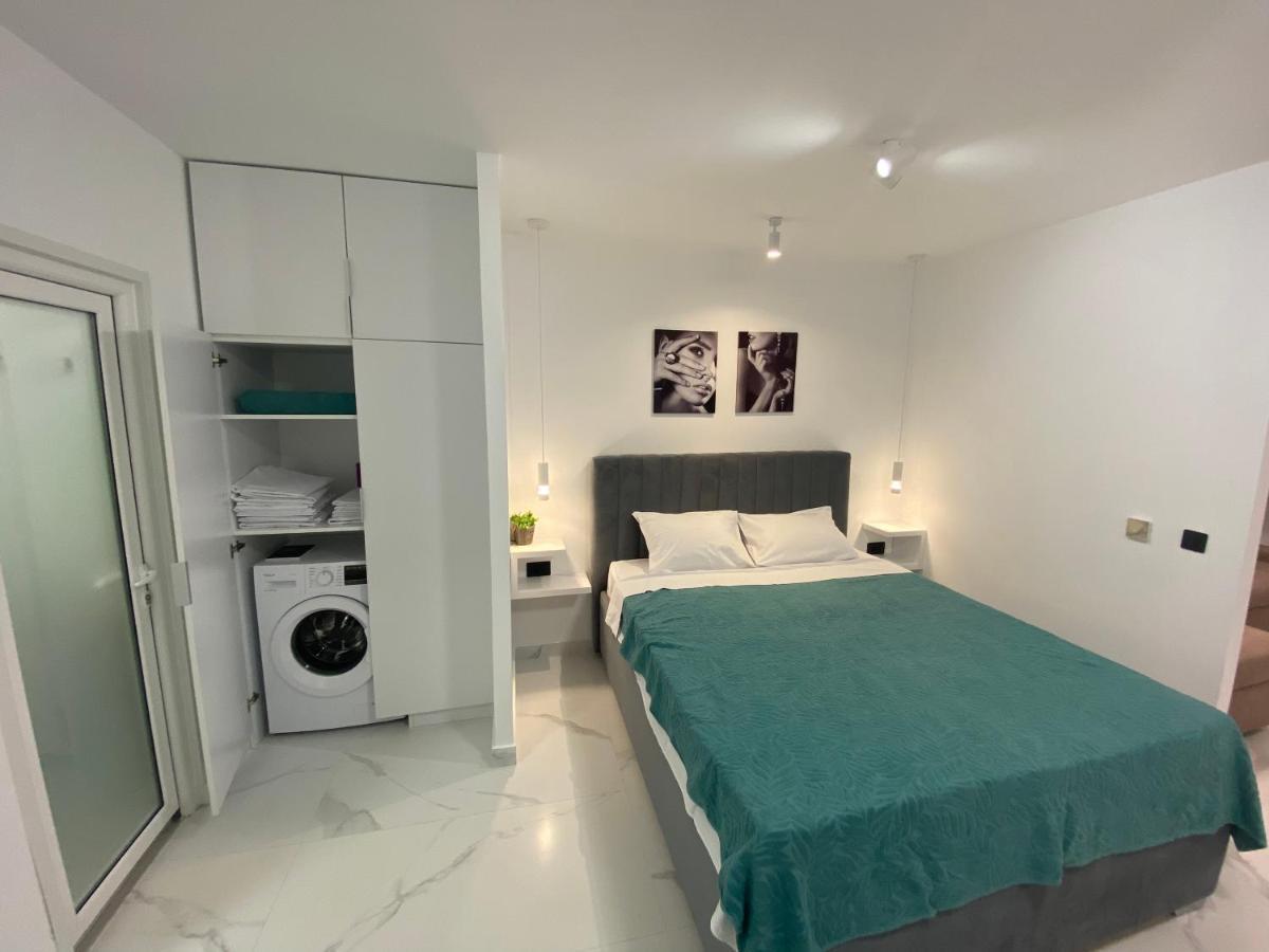Deluxe Pool Apartment 4 Петровац Экстерьер фото
