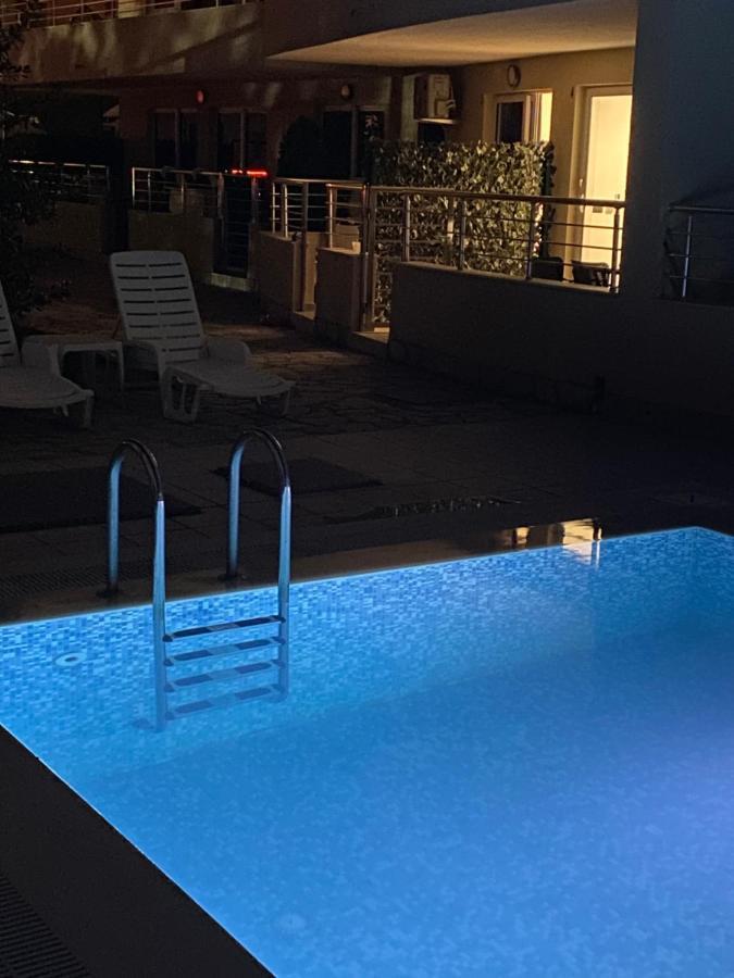 Deluxe Pool Apartment 4 Петровац Экстерьер фото