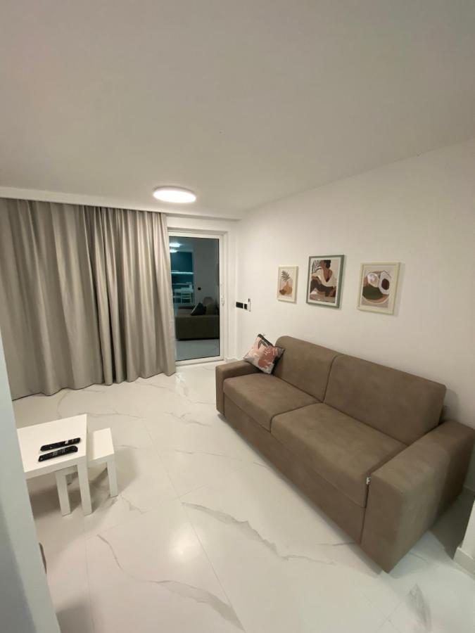 Deluxe Pool Apartment 4 Петровац Экстерьер фото